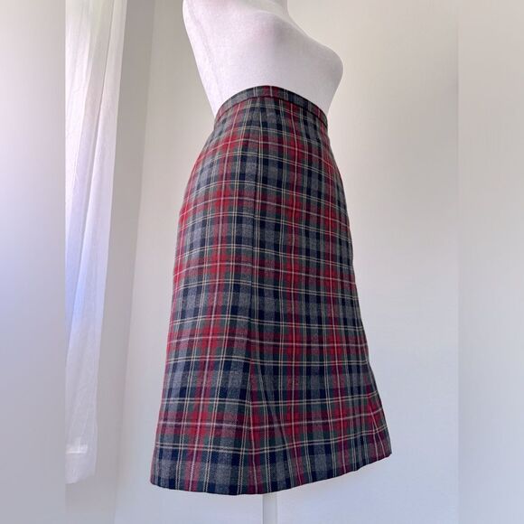 Jones New York Dresses & Skirts - Vintage Y2K Jones New York Red & Gray Plaid Skirt